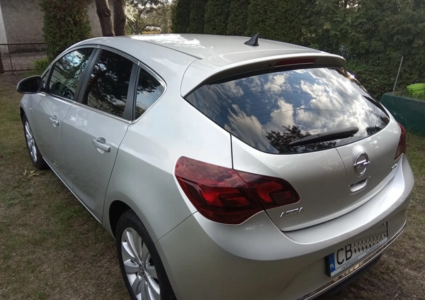 Opel Astra cena 26500 przebieg: 150000, rok produkcji 2013 z Bydgoszcz małe 29